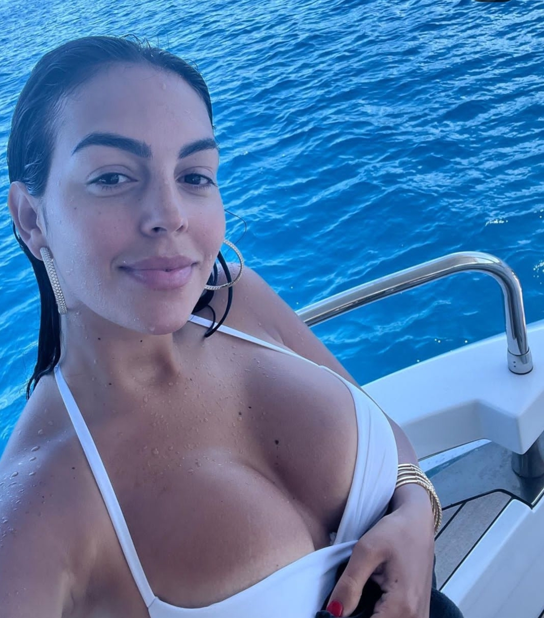 Cristiano Ronaldo's girlfriend, Georgina Rodriguez chilling on a boat