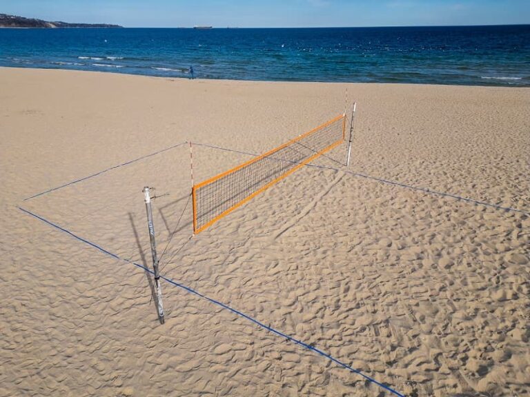 beach vollyball court Dimensions